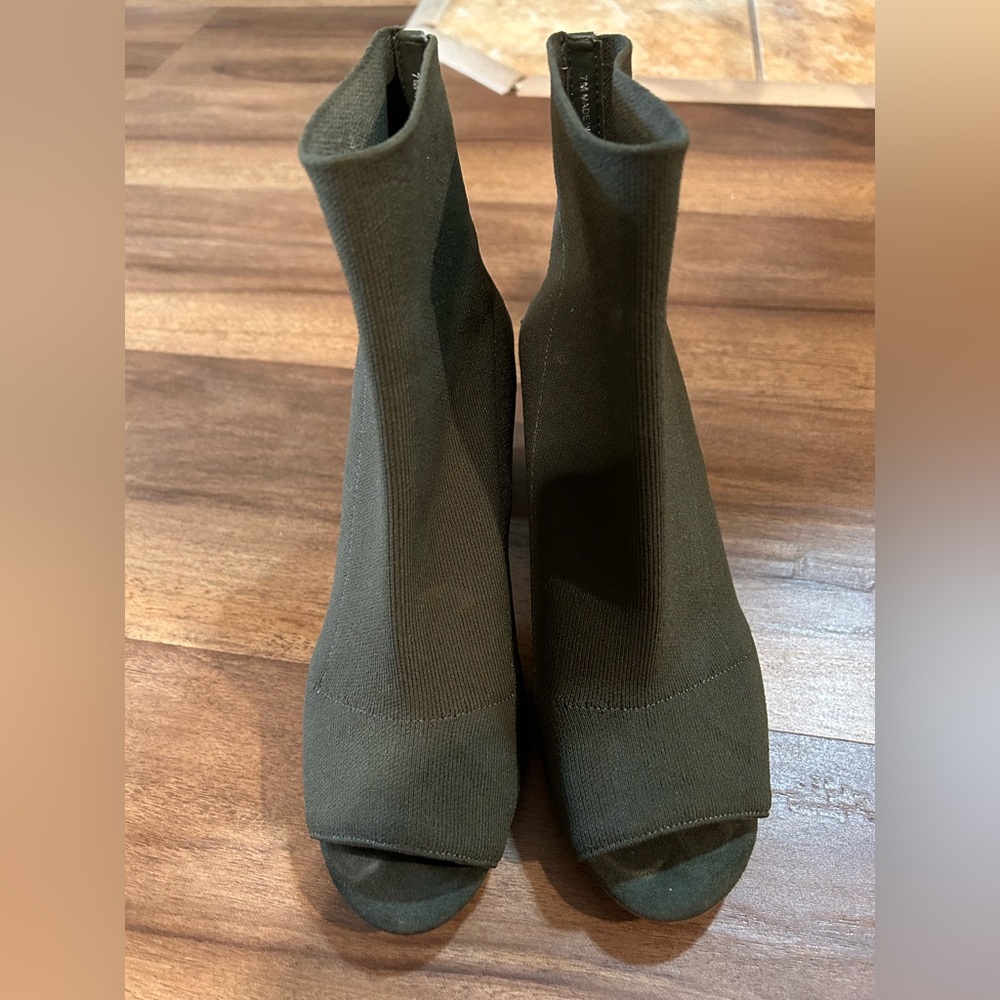 Steve Madden Olive Green Opened Toe Heels